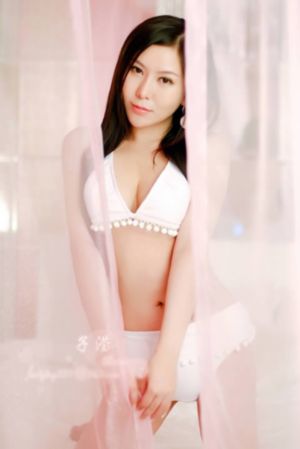被男人吃奶跟添下面特舒服_高清完整视频