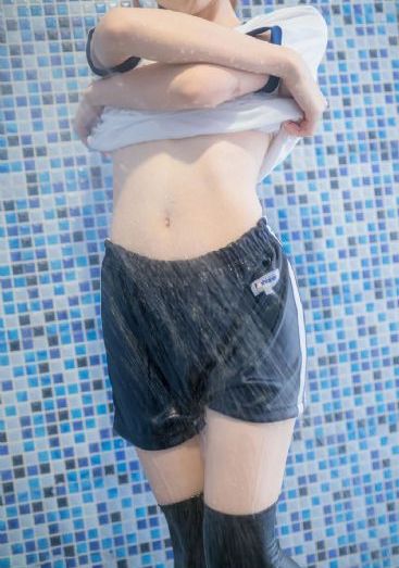 美女张开腿_HD在线观看视频