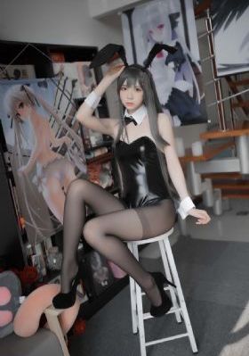 美女露胸动态无遮挡_高清高清视频播放